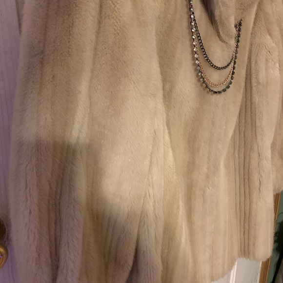 COPY - Stunning Vintage ILGWV Fur Coat/Jacket - Picture 3 of 14